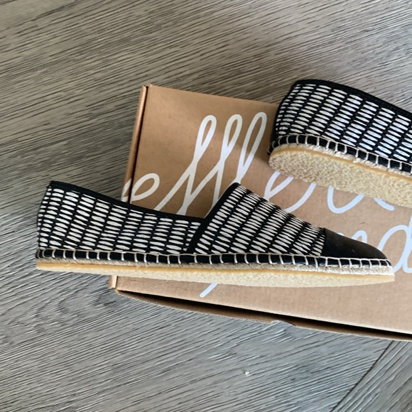 New, Loeffler Randall, Mara-Ean Black/Cream Raffia Woven Shoe. Size 9.5B. - Picture 8 of 9